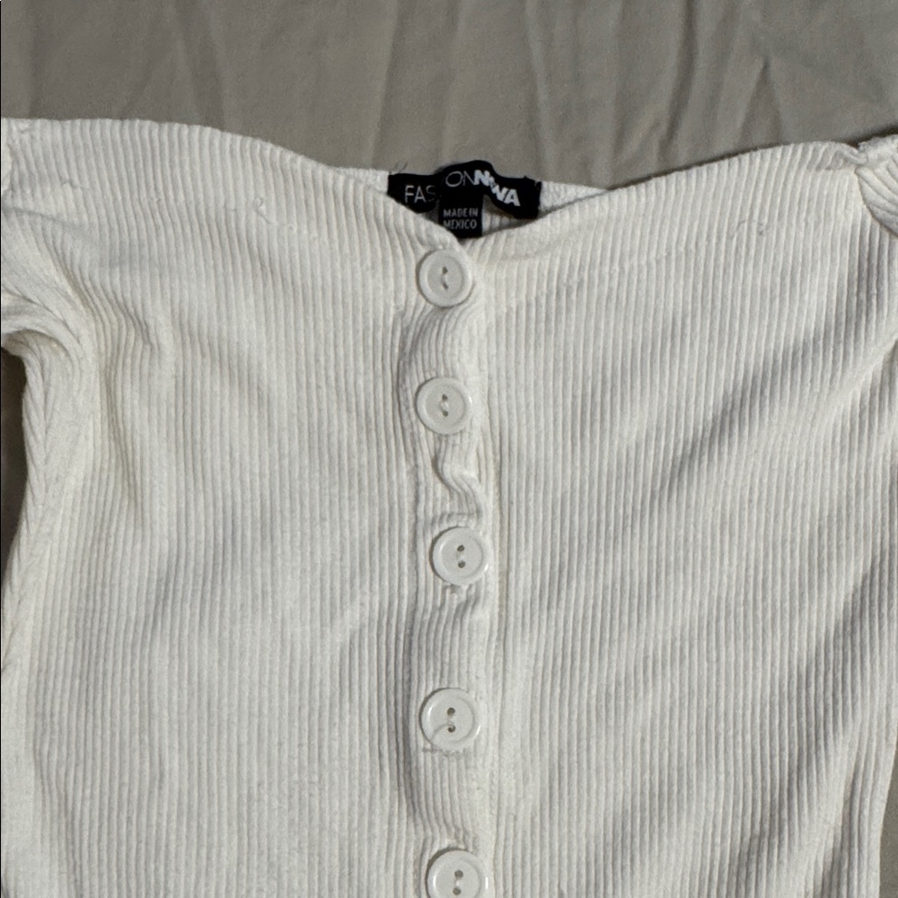 Off-Shoulder White Ribbed Bodysuit - Picture 2 of 3